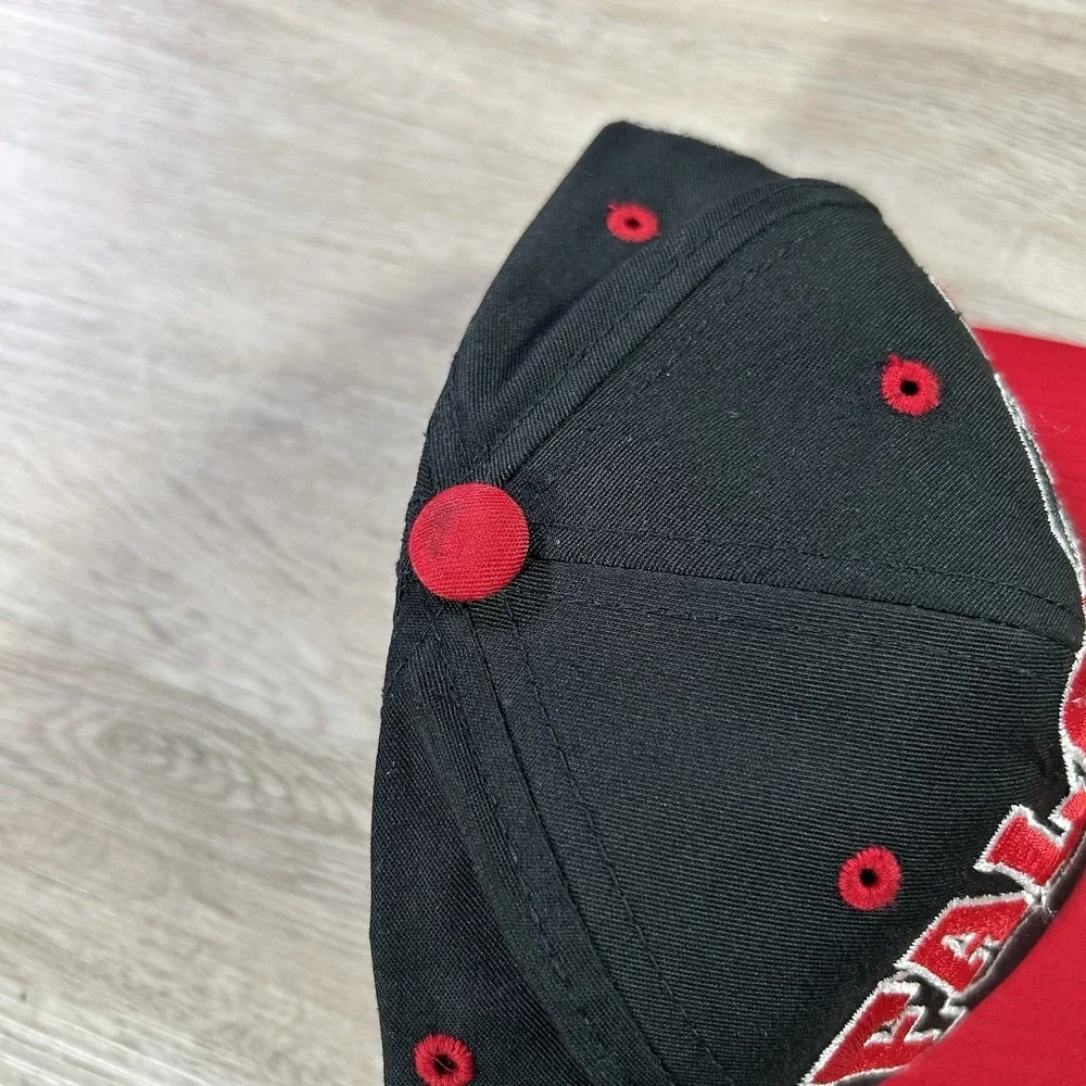 VTG Atlanta Falcons Wave Snapback Hat NFL Football Black Red Cap